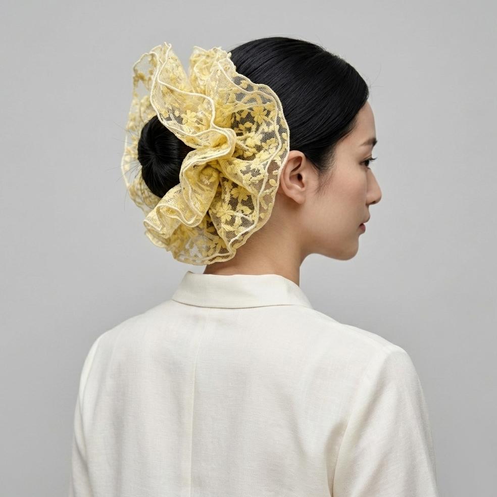 Four-tier coastal daisy sculptural scrunchie by Tide Tie